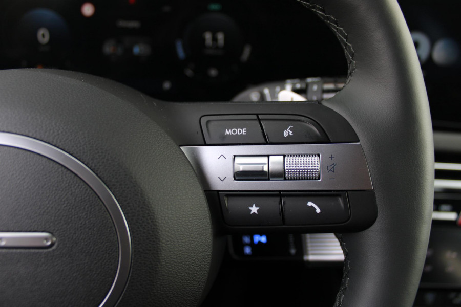 Hyundai Tucson 1.6 T-GDI PHEV 252PK 20TH ANNIVERSARY+SKY *NIEUW* | PANORAMISCH SCHUIF/KANTELDAK | STUUR / STOELVERWARMING | FULL LED KOPLAMPEN | HALF ALCANTARA / LEDER 20TH ANNIVERSARY DESIGN MET GROENE STIKSELS | NAVIGATIE | ADAPTIVE CRUISE CONTROL | DRAADLOOS APPLE CARPLAY / ANDROID AUTO | DRAADLOOS TELEFOONLADER | ELEKTRISCH BEDIENBARE ACHTERKLEP | DODEHOEK DETECTIE | 3 FASE CLIMATE CONTROL | KRELL PREMIUM AUDIO | 19"INCH 20TH ANNIVERSARY VELGEN | ZONWERING IN ACHTER PORTIEREN | PINE GREEN MATTE METALLIC LAK | DEURLIJSTEN MET LUXE AFWERKING | DAKRAILS ZWART |