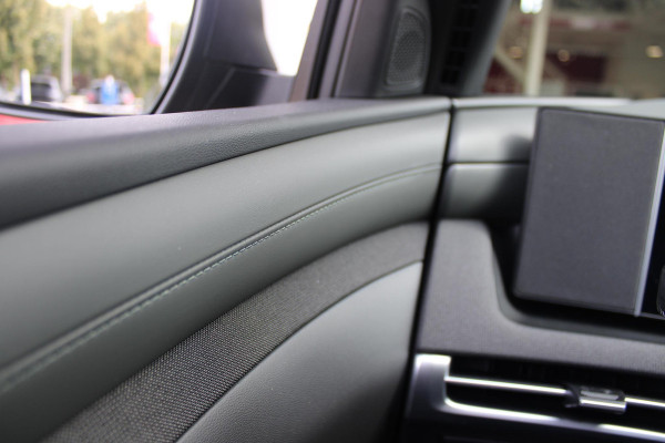 Hyundai Tucson 1.6 T-GDI PHEV 252PK 20TH ANNIVERSARY+SKY *NIEUW* | PANORAMISCH SCHUIF/KANTELDAK | STUUR / STOELVERWARMING | FULL LED KOPLAMPEN | HALF ALCANTARA / LEDER 20TH ANNIVERSARY DESIGN MET GROENE STIKSELS | NAVIGATIE | ADAPTIVE CRUISE CONTROL | DRAADLOOS APPLE CARPLAY / ANDROID AUTO | DRAADLOOS TELEFOONLADER | ELEKTRISCH BEDIENBARE ACHTERKLEP | DODEHOEK DETECTIE | 3 FASE CLIMATE CONTROL | KRELL PREMIUM AUDIO | 19"INCH 20TH ANNIVERSARY VELGEN | ZONWERING IN ACHTER PORTIEREN | PINE GREEN MATTE METALLIC LAK | DEURLIJSTEN MET LUXE AFWERKING | DAKRAILS ZWART |