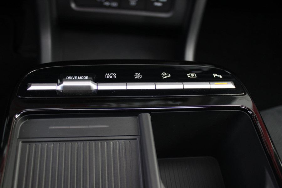Hyundai Tucson 1.6 T-GDI PHEV 252PK 20TH ANNIVERSARY+SKY *NIEUW* | PANORAMISCH SCHUIF/KANTELDAK | STUUR / STOELVERWARMING | FULL LED KOPLAMPEN | HALF ALCANTARA / LEDER 20TH ANNIVERSARY DESIGN MET GROENE STIKSELS | NAVIGATIE | ADAPTIVE CRUISE CONTROL | DRAADLOOS APPLE CARPLAY / ANDROID AUTO | DRAADLOOS TELEFOONLADER | ELEKTRISCH BEDIENBARE ACHTERKLEP | DODEHOEK DETECTIE | 3 FASE CLIMATE CONTROL | KRELL PREMIUM AUDIO | 19"INCH 20TH ANNIVERSARY VELGEN | ZONWERING IN ACHTER PORTIEREN | PINE GREEN MATTE METALLIC LAK | DEURLIJSTEN MET LUXE AFWERKING | DAKRAILS ZWART |