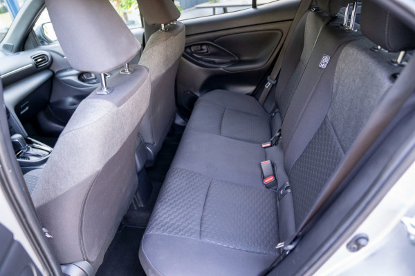 Toyota Yaris Cross 1.5 Hybrid 115 Active|Prijs rijklaar incl. 12 mnd garantie|Stoelverw Carplay Clima Camera LED