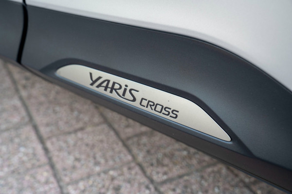 Toyota Yaris Cross 1.5 Hybrid 115 Active|Prijs rijklaar incl. 12 mnd garantie|Stoelverw Carplay Clima Camera LED