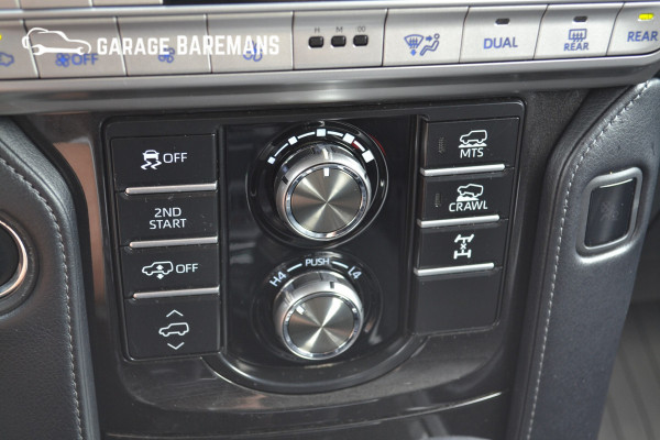 Toyota Land Cruiser 150 2.8 D-4D-F Executive Blind Van