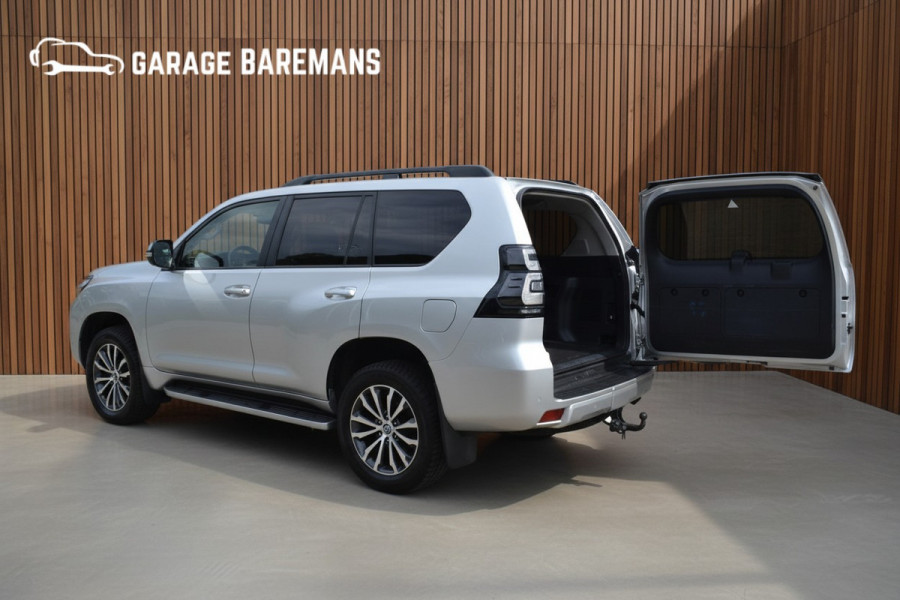 Toyota Land Cruiser 150 2.8 D-4D-F Executive Blind Van