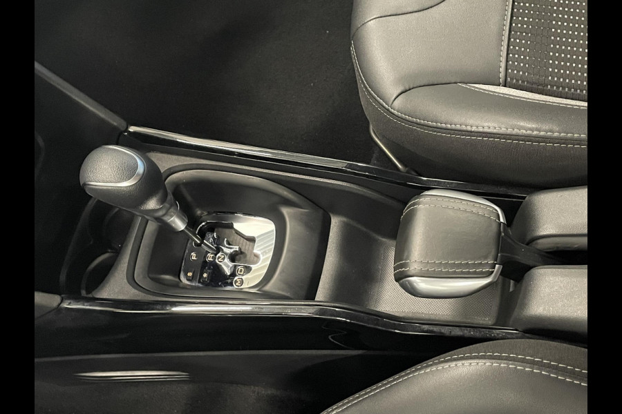 Peugeot 2008 1.2 PureTech Allure Automaat Navigatie Apple Carplay Android Auto Parkeersensoren achter Half leder Cruise Control Climate Control Lichtmetalen velgen