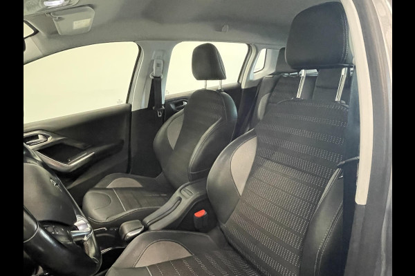 Peugeot 2008 1.2 PureTech Allure Automaat Navigatie Apple Carplay Android Auto Parkeersensoren achter Half leder Cruise Control Climate Control Lichtmetalen velgen