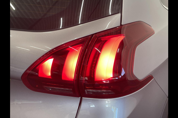 Peugeot 2008 1.2 PureTech Allure Automaat Navigatie Apple Carplay Android Auto Parkeersensoren achter Half leder Cruise Control Climate Control Lichtmetalen velgen
