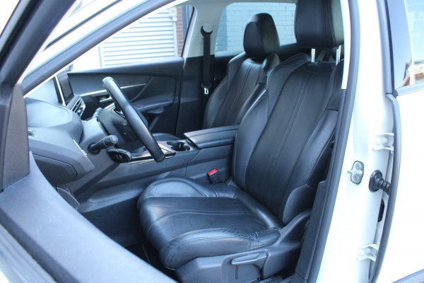 Peugeot 3008 1.2 PureTech 131pk Executive NL-Auto NAP