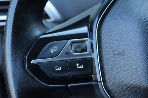 Peugeot 3008 1.2 PureTech 131pk Executive NL-Auto NAP