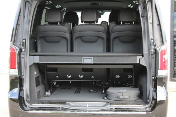 Mercedes-Benz Eqv 300 L2 / AMG / Luchtvering / 7-Persoons / 360 Camera / Vol Opties / NIEUWSTAAT