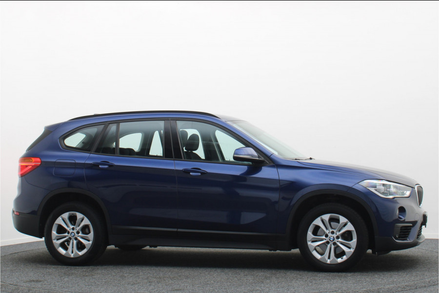 BMW X1 sDrive18i High Executive Edition LED, Navigatie, Sportstoelen, Stoelverwarming, PDC