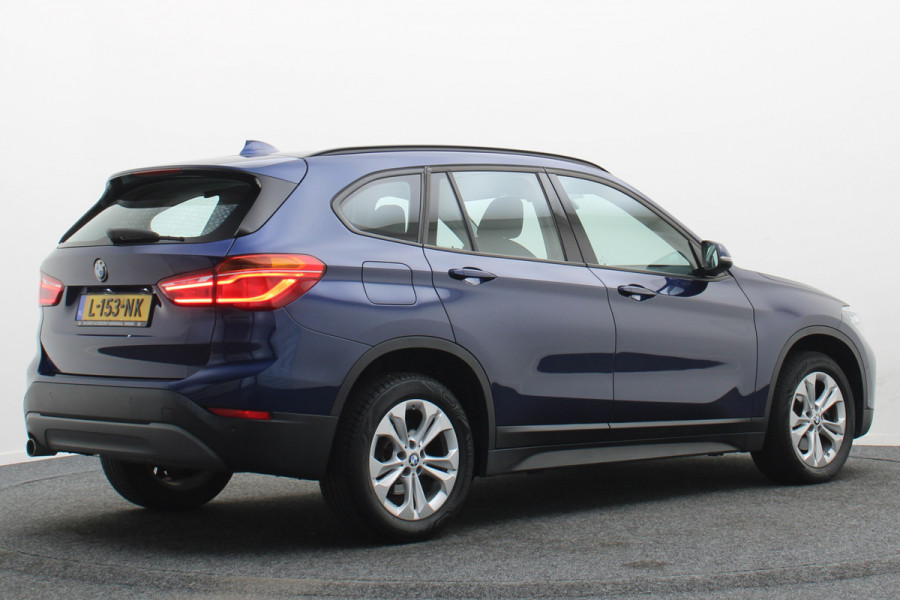 BMW X1 sDrive18i High Executive Edition LED, Navigatie, Sportstoelen, Stoelverwarming, PDC