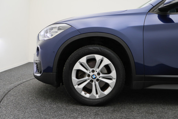 BMW X1 sDrive18i High Executive Edition LED, Navigatie, Sportstoelen, Stoelverwarming, PDC
