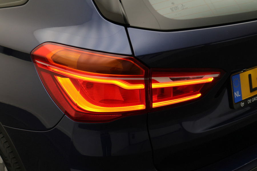 BMW X1 sDrive18i High Executive Edition LED, Navigatie, Sportstoelen, Stoelverwarming, PDC