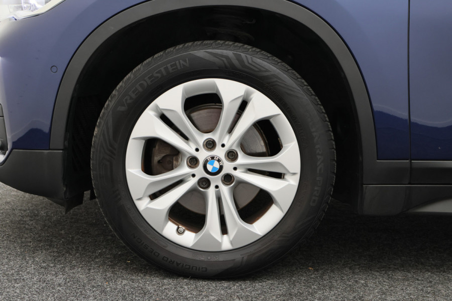BMW X1 sDrive18i High Executive Edition LED, Navigatie, Sportstoelen, Stoelverwarming, PDC