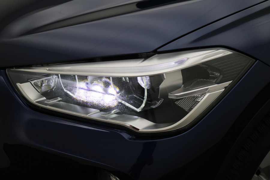 BMW X1 sDrive18i High Executive Edition LED, Navigatie, Sportstoelen, Stoelverwarming, PDC