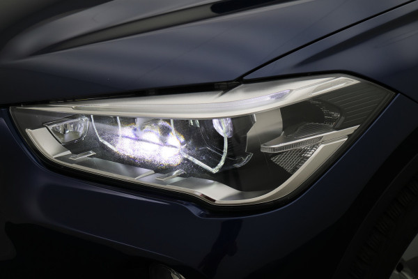 BMW X1 sDrive18i High Executive Edition LED, Navigatie, Sportstoelen, Stoelverwarming, PDC