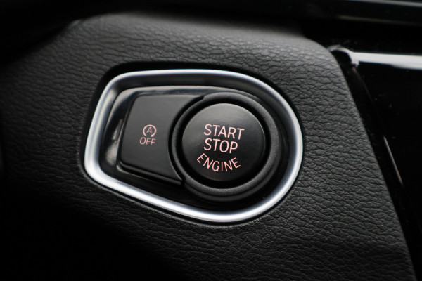 BMW X1 sDrive18i High Executive Edition LED, Navigatie, Sportstoelen, Stoelverwarming, PDC