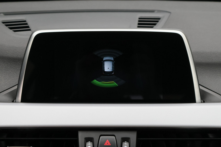 BMW X1 sDrive18i High Executive Edition LED, Navigatie, Sportstoelen, Stoelverwarming, PDC