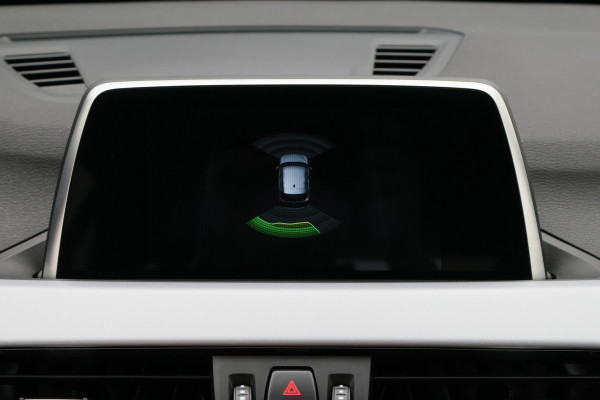 BMW X1 sDrive18i High Executive Edition LED, Navigatie, Sportstoelen, Stoelverwarming, PDC
