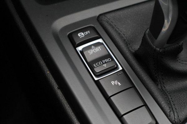 BMW X1 sDrive18i High Executive Edition LED, Navigatie, Sportstoelen, Stoelverwarming, PDC