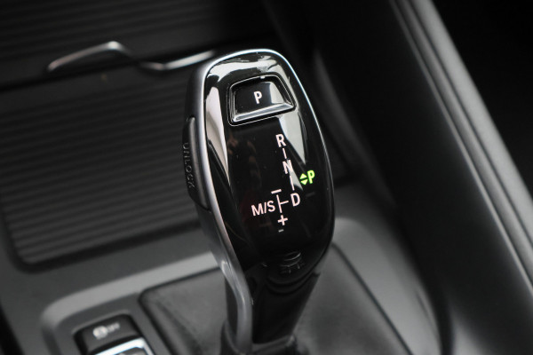 BMW X1 sDrive18i High Executive Edition LED, Navigatie, Sportstoelen, Stoelverwarming, PDC