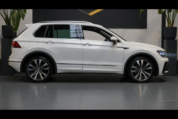 Volkswagen Tiguan 2.0 TSI 3x R-Line AUTOMAAT-360 CAM-ACC-HUD-KEYLESS-LEDER-MEMORY-NAVIGATIE-PANORAMA-VIRTUEEL-TREKHAAK