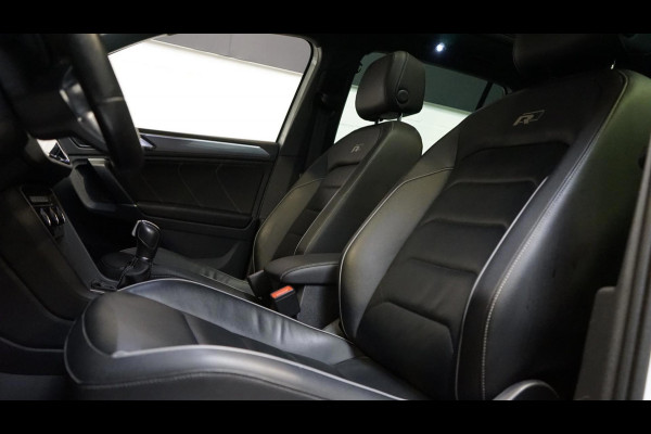 Volkswagen Tiguan 2.0 TSI 3x R-Line AUTOMAAT-360 CAM-ACC-HUD-KEYLESS-LEDER-MEMORY-NAVIGATIE-PANORAMA-VIRTUEEL-TREKHAAK