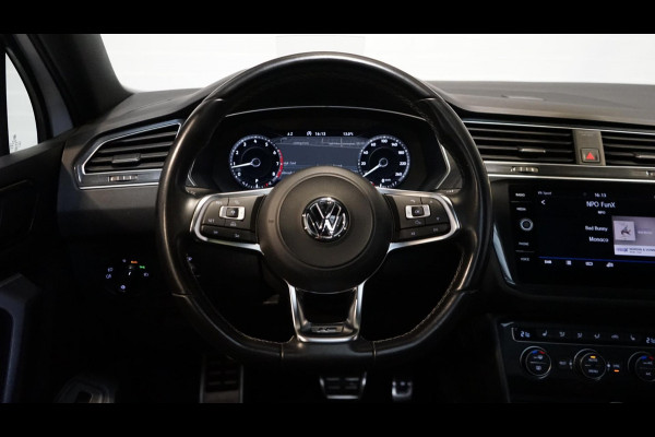 Volkswagen Tiguan 2.0 TSI 3x R-Line AUTOMAAT-360 CAM-ACC-HUD-KEYLESS-LEDER-MEMORY-NAVIGATIE-PANORAMA-VIRTUEEL-TREKHAAK