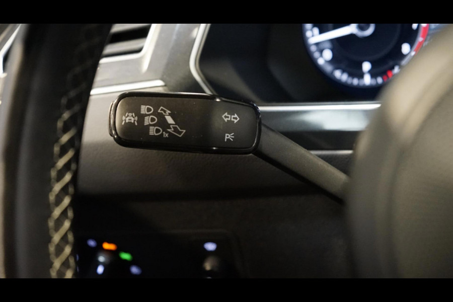 Volkswagen Tiguan 2.0 TSI 3x R-Line AUTOMAAT-360 CAM-ACC-HUD-KEYLESS-LEDER-MEMORY-NAVIGATIE-PANORAMA-VIRTUEEL-TREKHAAK