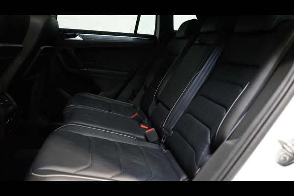 Volkswagen Tiguan 2.0 TSI 3x R-Line AUTOMAAT-360 CAM-ACC-HUD-KEYLESS-LEDER-MEMORY-NAVIGATIE-PANORAMA-VIRTUEEL-TREKHAAK