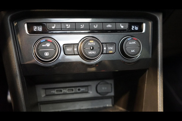 Volkswagen Tiguan 2.0 TSI 3x R-Line AUTOMAAT-360 CAM-ACC-HUD-KEYLESS-LEDER-MEMORY-NAVIGATIE-PANORAMA-VIRTUEEL-TREKHAAK