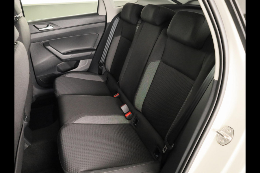 Volkswagen Taigo Life Edition 1.0 TSI 95 PK 5 versn. Hand | Climatronic | Trekhaak | Stoelverwarming | Camera |