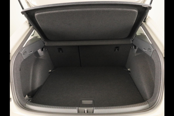 Volkswagen Taigo Life Edition 1.0 TSI 95 PK 5 versn. Hand | Climatronic | Trekhaak | Stoelverwarming | Camera |