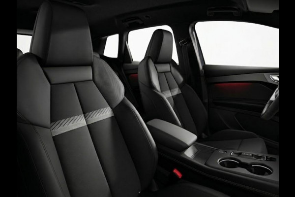 Audi Q4 e-tron Advanced edition 63 kWh 204 pk | Techniekpakket plus | Privacy glas | Lichtpakket plus ambient light | Trekhaak |