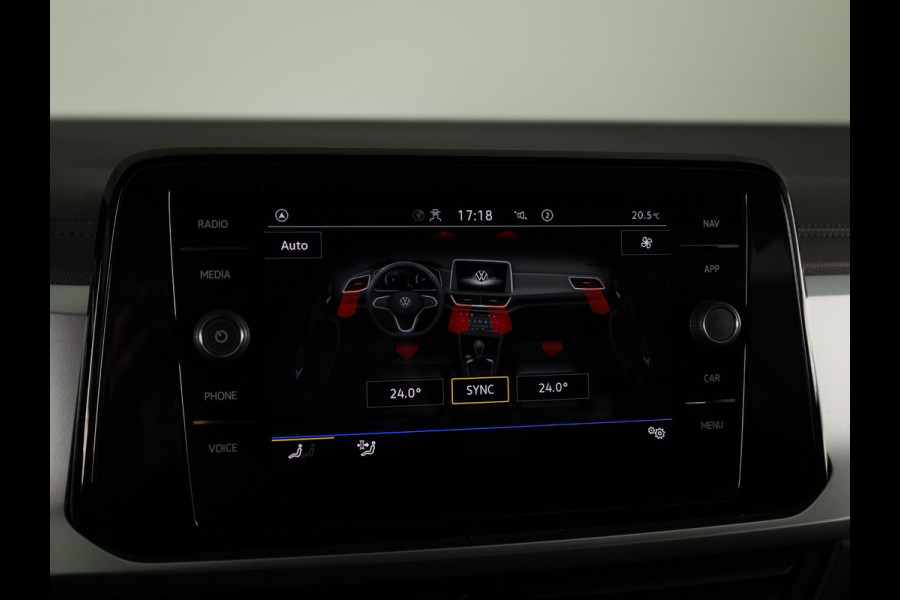 Volkswagen T-Roc 1.5 TSI Life 150 pk Automaat (DSG) | Navigatie via App | Parkeersensoren (Park assist) | Achteruitrijcamera | Autom. airco | Stoelverwarming |