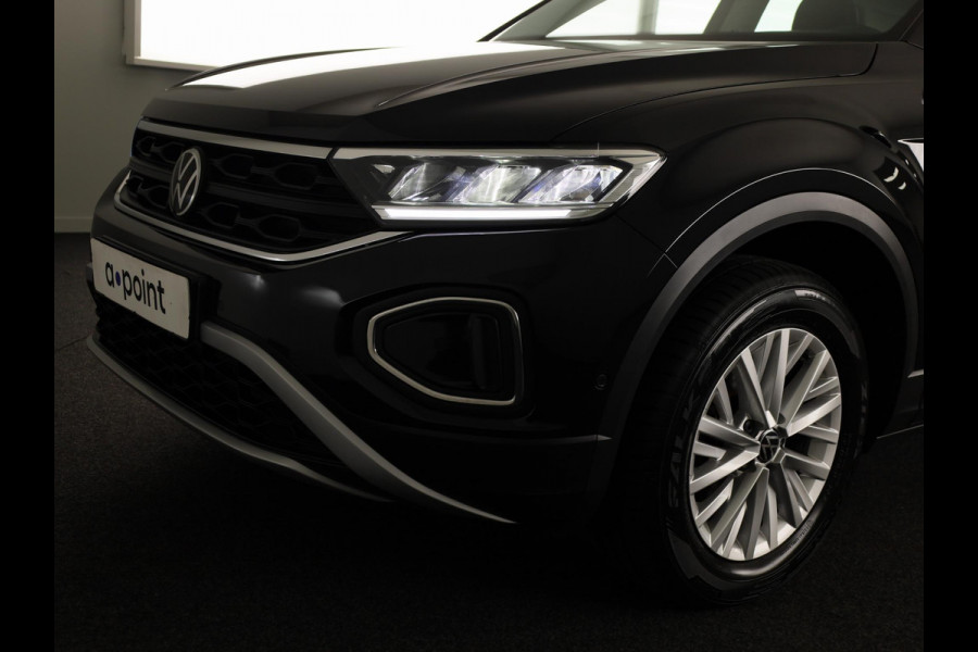 Volkswagen T-Roc 1.5 TSI Life 150 pk Automaat (DSG) | Navigatie via App | Parkeersensoren (Park assist) | Achteruitrijcamera | Autom. airco | Stoelverwarming |