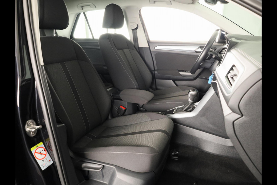 Volkswagen T-Roc 1.5 TSI Life 150 pk Automaat (DSG) | Navigatie via App | Parkeersensoren (Park assist) | Achteruitrijcamera | Autom. airco | Stoelverwarming |