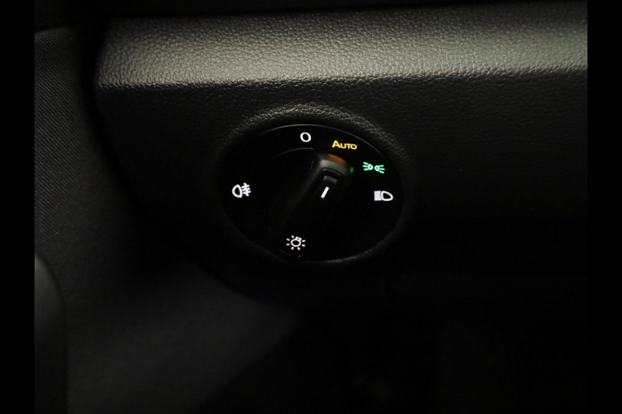 Volkswagen T-Roc 1.5 TSI Life 150 pk Automaat (DSG) | Navigatie via App | Parkeersensoren (Park assist) | Achteruitrijcamera | Autom. airco | Stoelverwarming |