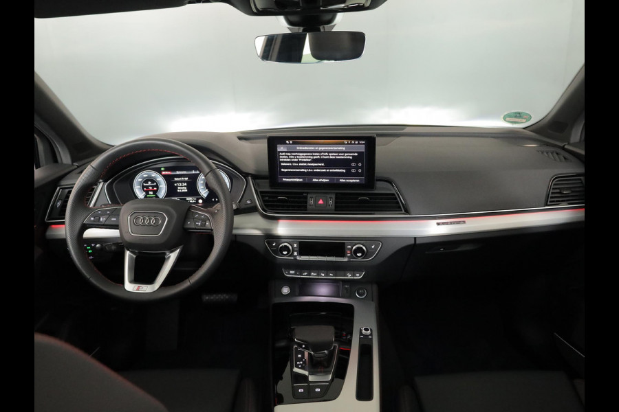 Audi Q5 50 TFSI e S edition Competition 299pk | Panoramadak | Head up Display | Trekhaak | B&O Audio | Elektrisch verstelbare voorstoelen