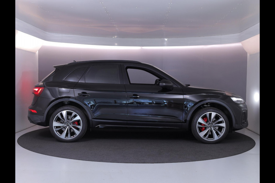 Audi Q5 50 TFSI e S edition Competition 299pk | Panoramadak | Head up Display | Trekhaak | B&O Audio | Elektrisch verstelbare voorstoelen