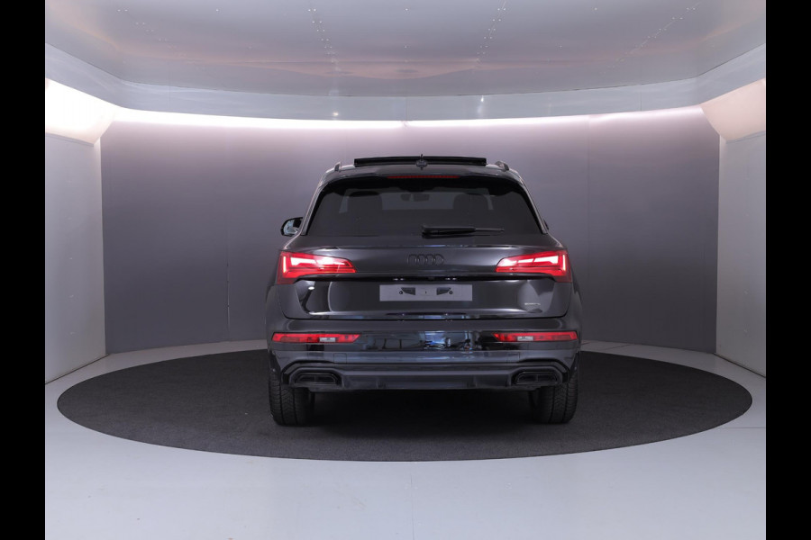 Audi Q5 50 TFSI e S edition Competition 299pk | Panoramadak | Head up Display | Trekhaak | B&O Audio | Elektrisch verstelbare voorstoelen