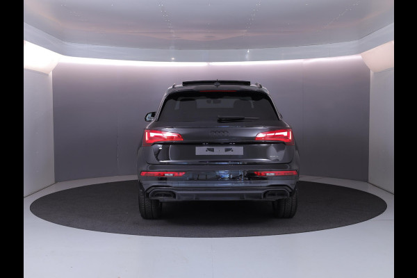 Audi Q5 50 TFSI e S edition Competition 299pk | Panoramadak | Head up Display | Trekhaak | B&O Audio | Elektrisch verstelbare voorstoelen