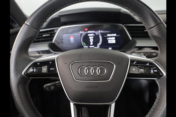 Audi e-tron 55 quattro S edition 95 kWh 408 pk | SOH 95,66% | Navigatie | Panoramadak | Parkeersensoren | Achteruitrijcamera | Matrix LED koplampen | Stoelverwarming | S-Line |