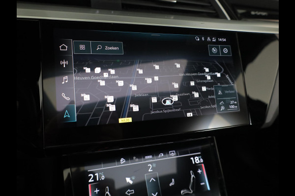 Audi e-tron 55 quattro S edition 95 kWh 408 pk | SOH 95,66% | Navigatie | Panoramadak | Parkeersensoren | Achteruitrijcamera | Matrix LED koplampen | Stoelverwarming | S-Line |