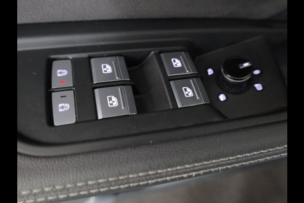 Audi e-tron 55 quattro S edition 95 kWh 408 pk | SOH 95,66% | Navigatie | Panoramadak | Parkeersensoren | Achteruitrijcamera | Matrix LED koplampen | Stoelverwarming | S-Line |
