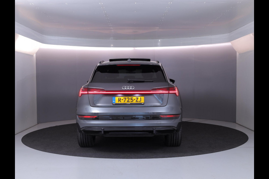 Audi e-tron 55 quattro S edition 95 kWh 408 pk | SOH 95,66% | Navigatie | Panoramadak | Parkeersensoren | Achteruitrijcamera | Matrix LED koplampen | Stoelverwarming | S-Line |