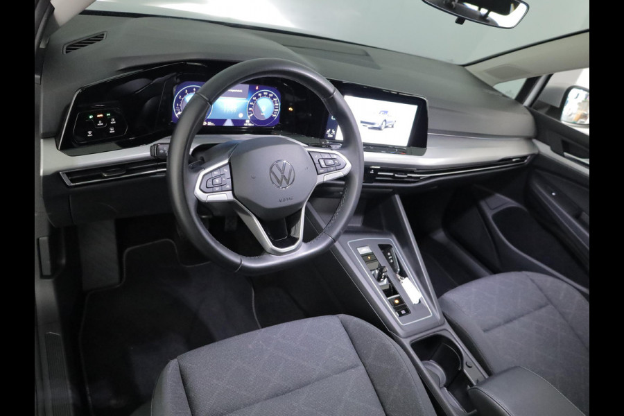 Volkswagen Golf 1.5 eTSI Life VARIANT 150PK DSG | Navigatie | Stoelverwarming | Trekhaak |