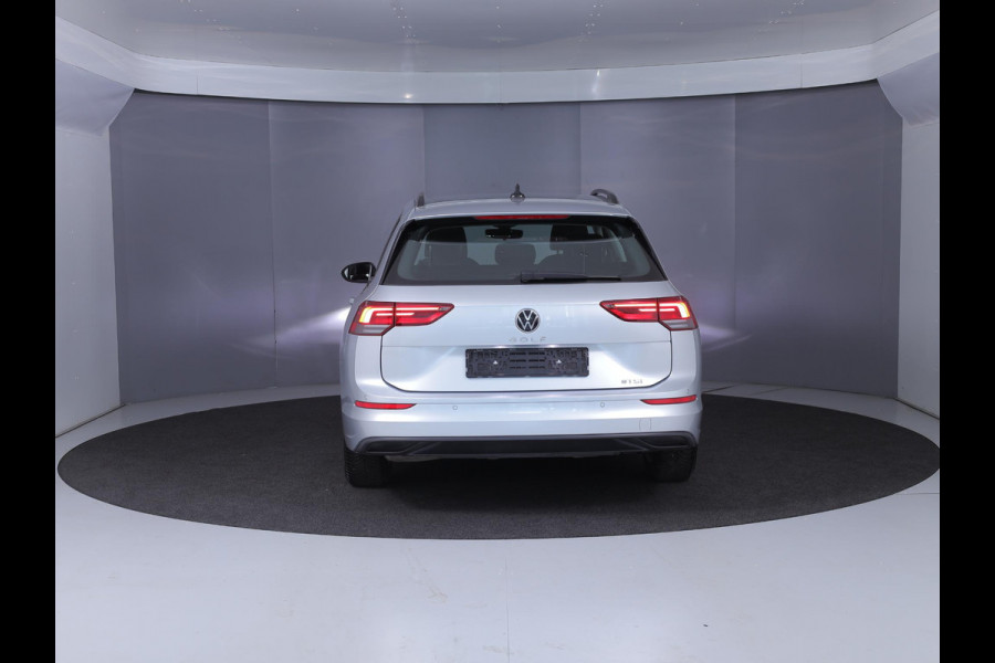 Volkswagen Golf 1.5 eTSI Life VARIANT 150PK DSG | Navigatie | Stoelverwarming | Trekhaak |