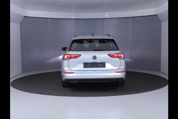Volkswagen Golf 1.5 eTSI Life VARIANT 150PK DSG | Navigatie | Stoelverwarming | Trekhaak |