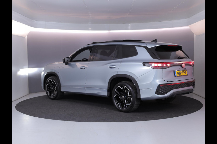 Volkswagen Tayron 1.5 eHybrid R-Line Edition | Private lease vanaf €851 | 204 pk Automaat (DSG) | Verlengde garantie | Navigatie | Panoramadak | Trekhaak (wegklapbaar) | Parkeersensoren (Park assist) | Rondomzicht camera | Stoelverwarming | R-Line |